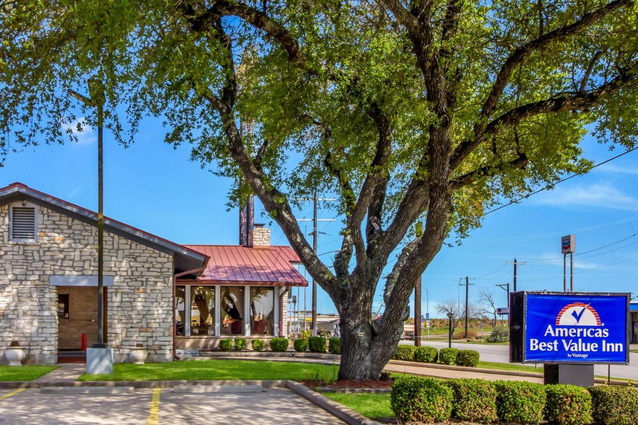 Americas Best Value Inn Columbus Exterior photo